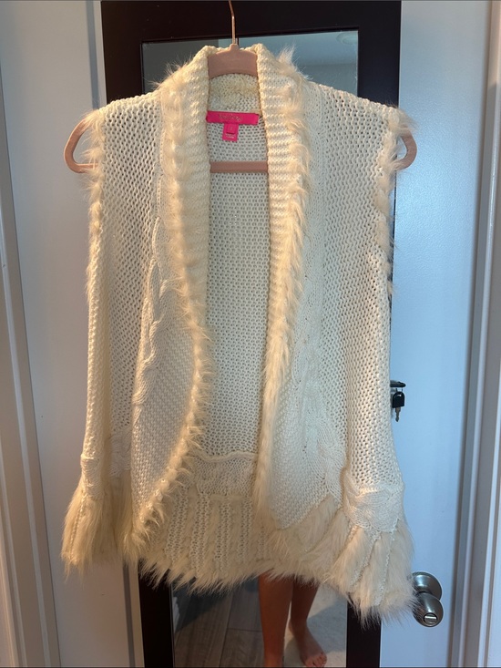 Lilly Pulitzer Sweaters - Lilly Pulitzer Cream Faux-Fur Trim Knit Vest